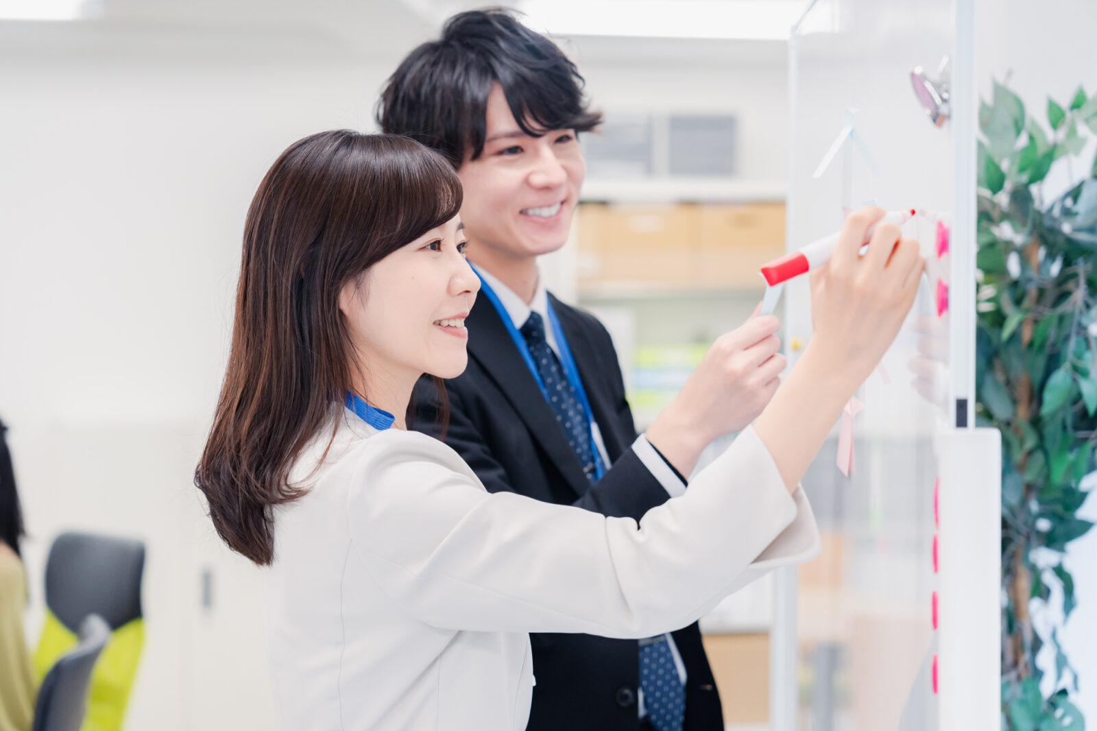企業がAIを社内導入するプロセス