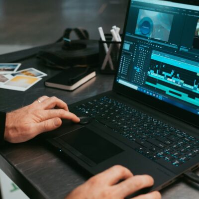 ChatGPTを活用した動画制作の方法は？生成・編集に使える実戦プロンプト・GPTsを徹底解説！