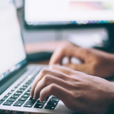 ChatGPTをライティングに活用するメリットは？プロンプト例・企業での活用シーン、注意点を徹底解説！