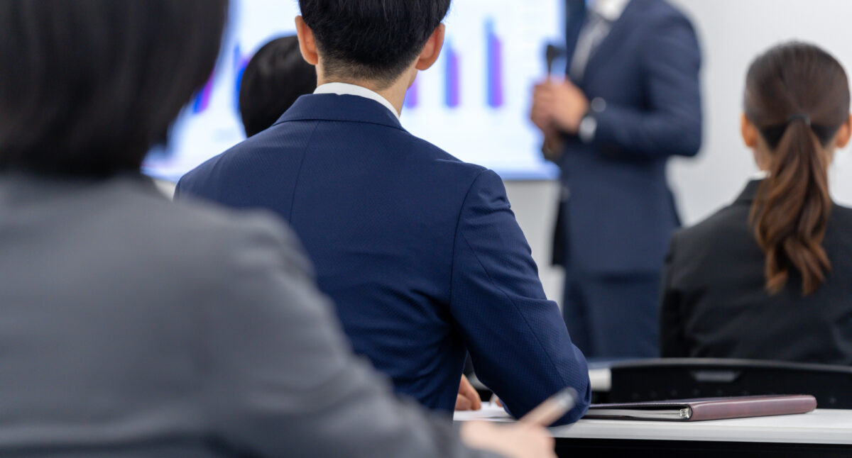 生成AI×RAGで会議を効率化！議事録だけじゃない会議前・中でも使う方法・注意点を徹底解説