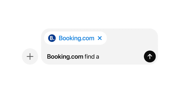 「Booking.com」アプリをチャット欄から呼び出している状態