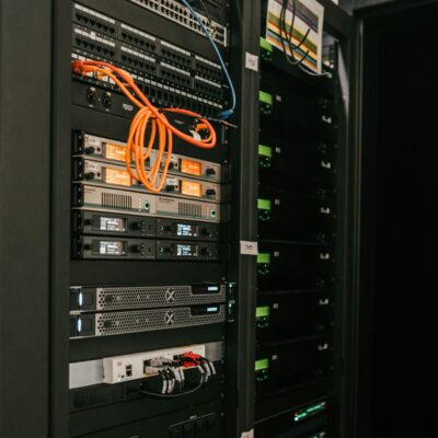 データ管理とは？手法・メリット・課題からAIを活用するユースケース・注意点を徹底解説！