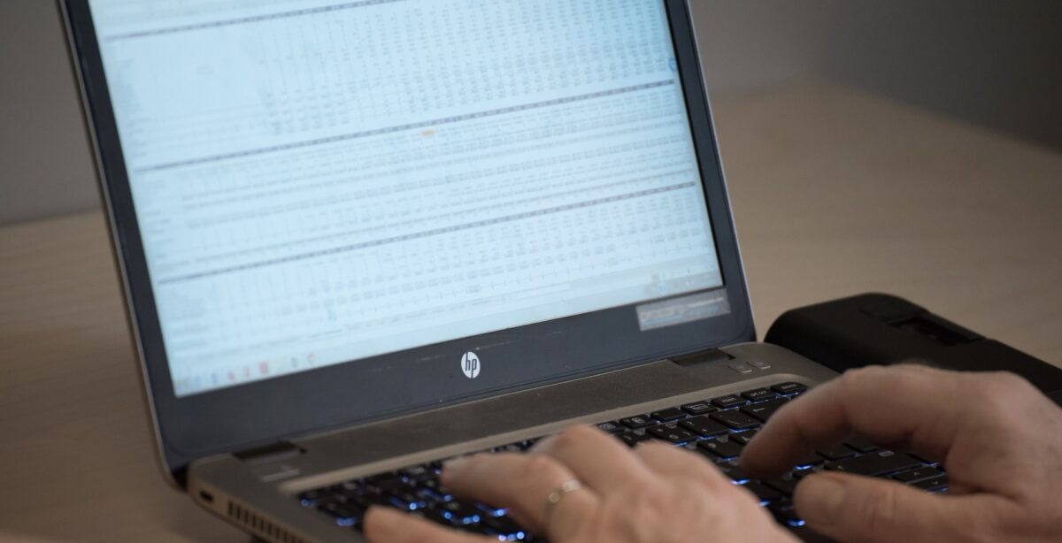 ベクトルデータベースとは?RAGの精度向上に欠かせない技術の仕組みや課題、活用ケースを徹底解説!