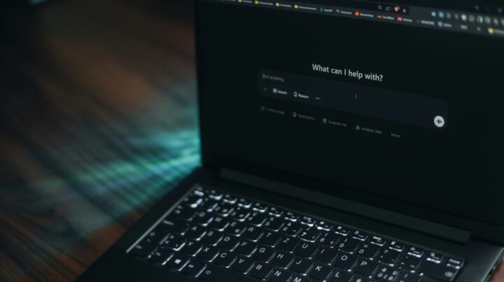 コンテキストエンジニアリングとは?重要性・プロンプトエンジニアリングとの違い・手順・ポイントを徹底紹介!