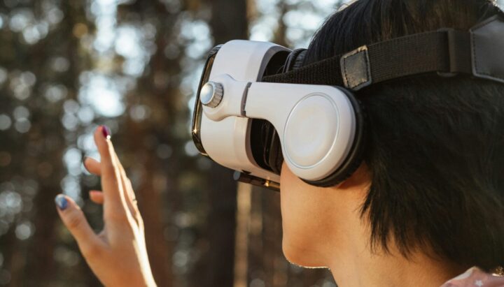 空間コンピューティングとは?活用される技術・特徴・分野・可能性を徹底解説