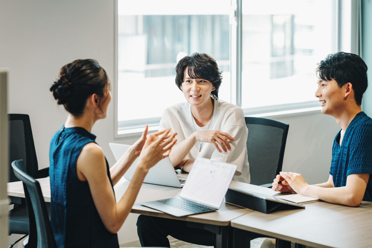 Azure AI Bot Serviceとは?単なるAIチャットボット構築ツールと言えない特徴・活用メリット・注意点を徹底解説!